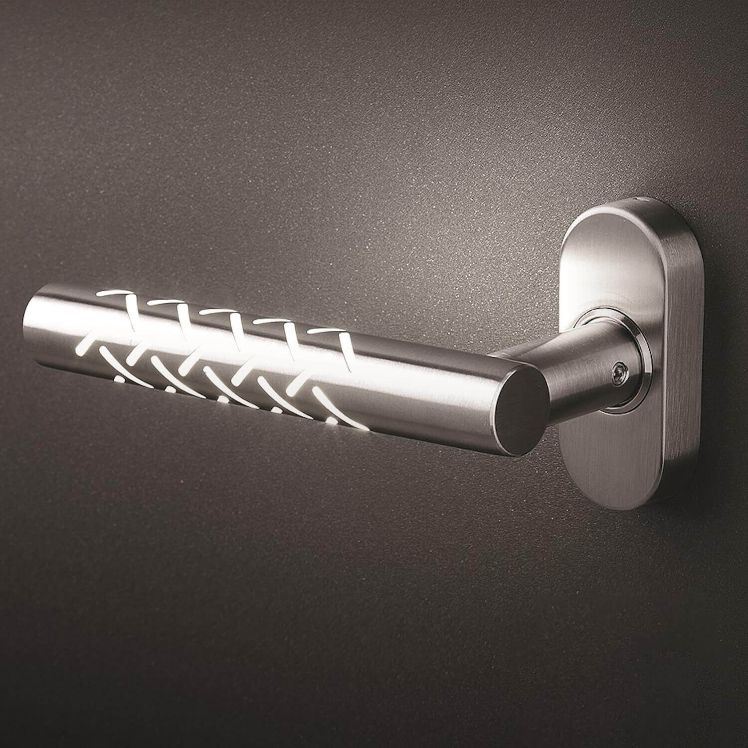 Round inside handle made of stainless steel with illuminated finish
