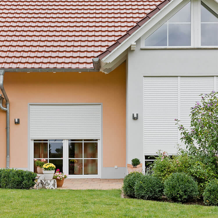 Installed roller shutter