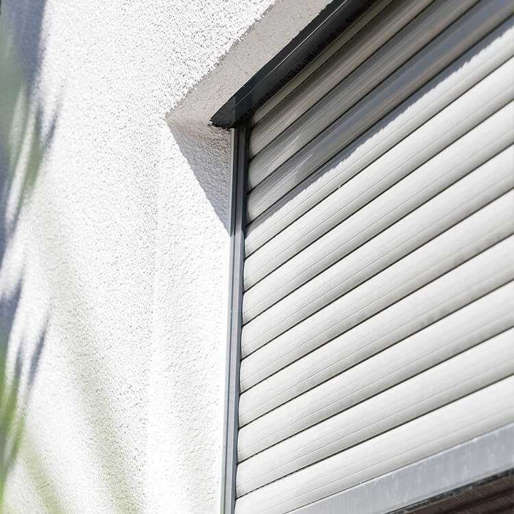 Plastered roller shutter as a detailed view