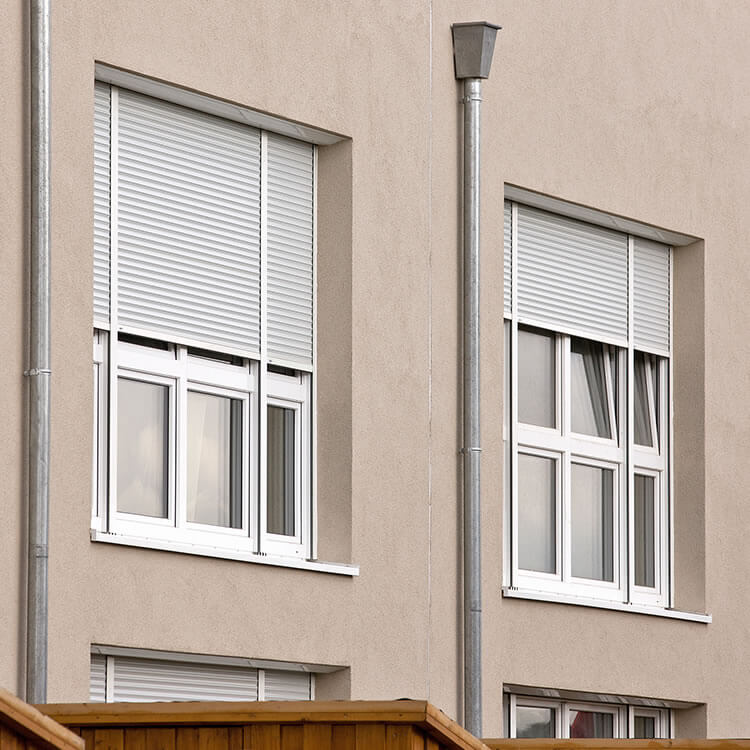 Roller shutter profile top mounted