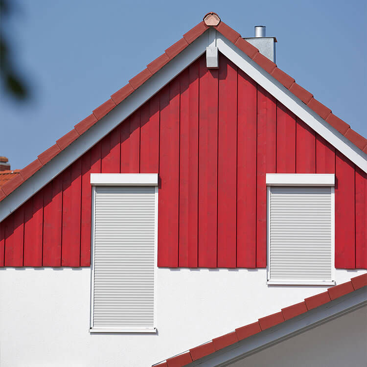 Front mounted roller shutter curtain