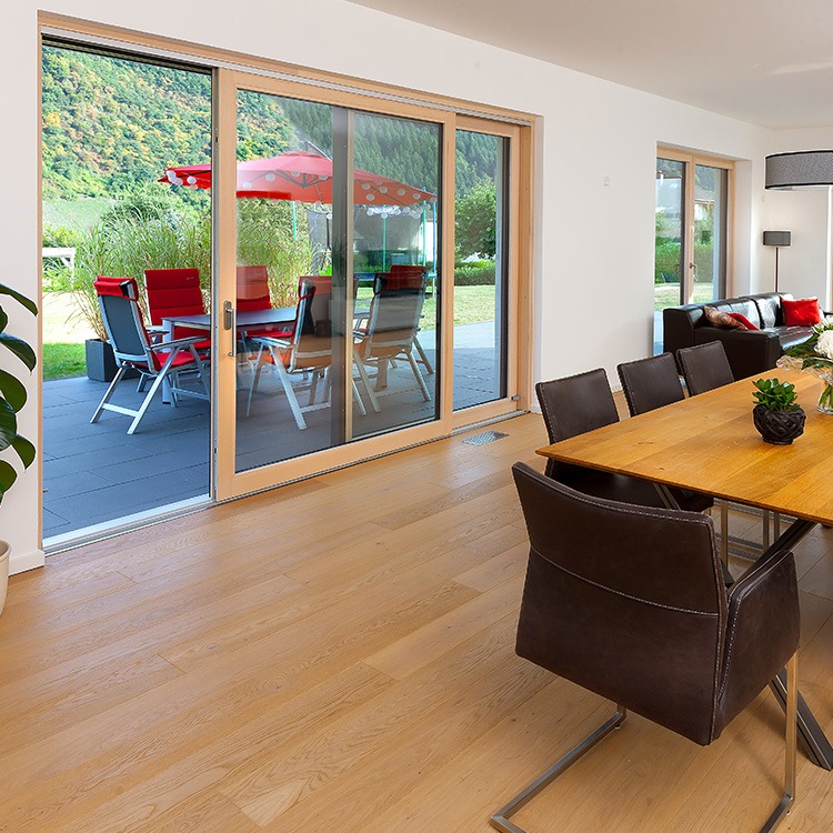 Installation lift and slide door made of wood-aluminium