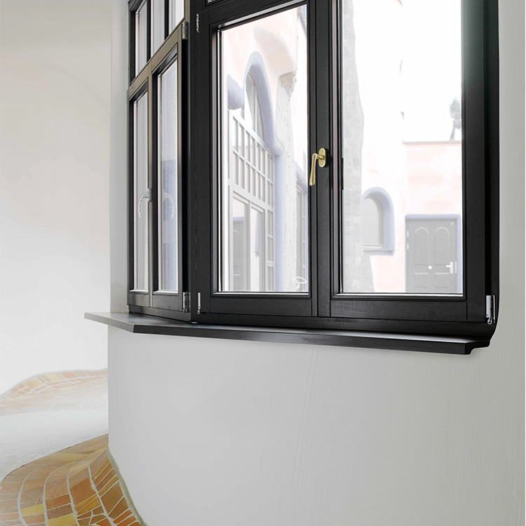 Dark grey Werzalit interior window sill