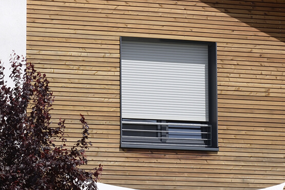 Window sill in anthracite RAL 7016 exterior view