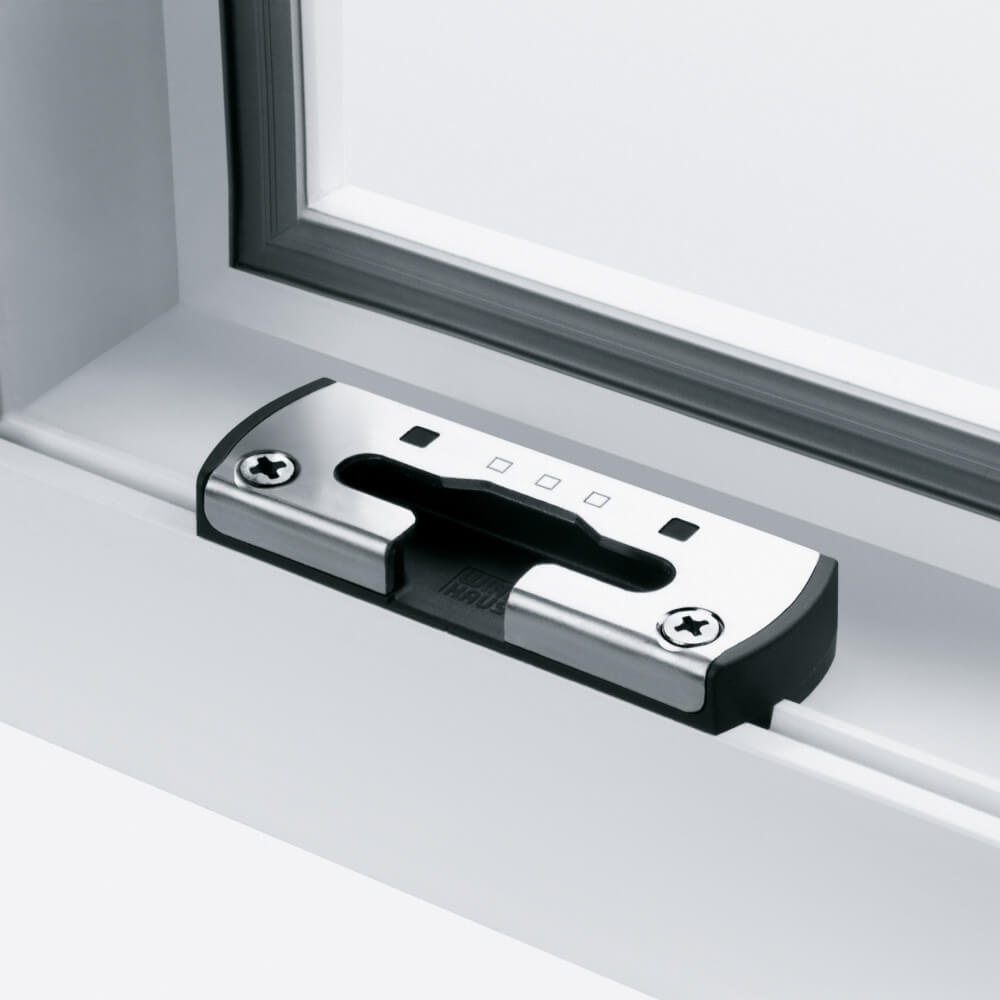 Frame locking point