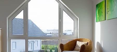 Trapezoid vinyl window